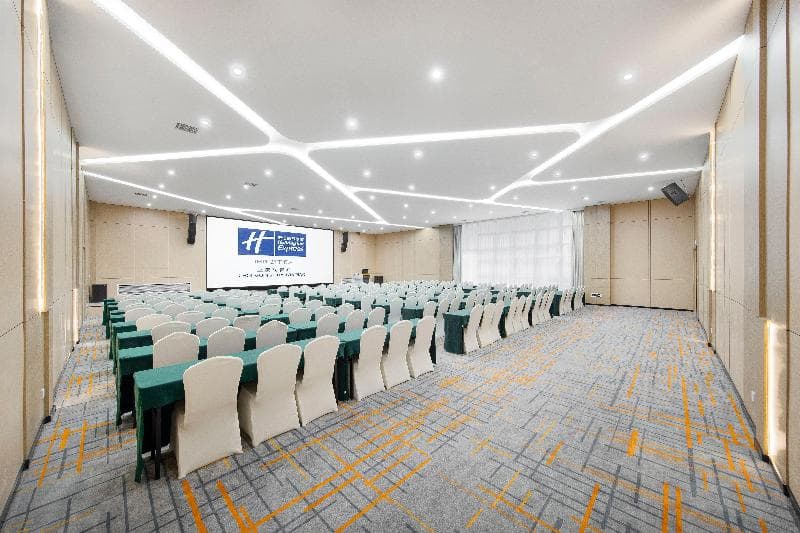 Holiday Inn Express Chongqing Guanyinqiao photo 4