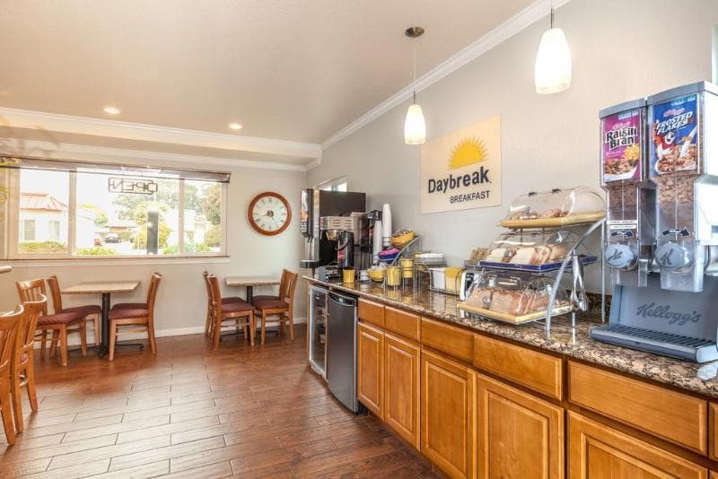 Harbour House Inn photo 3