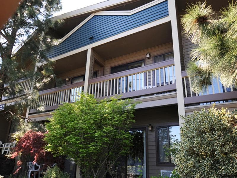 The Bard'S Inn, Bw Signature Collection