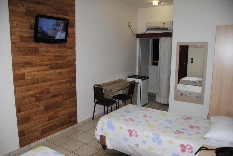 OYO Victoria Plaza Hotel photo 2