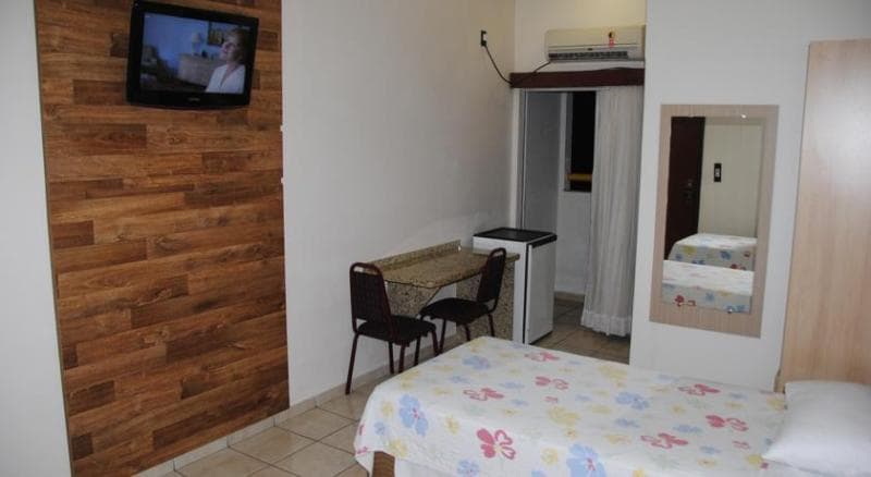 OYO Victoria Plaza Hotel photo 4