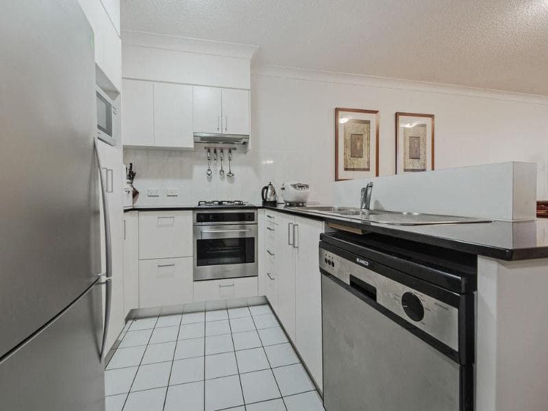 Inn On The Park Apartments photo 4