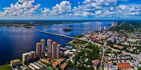 Fort Myers aerial with Caloosahatchee River